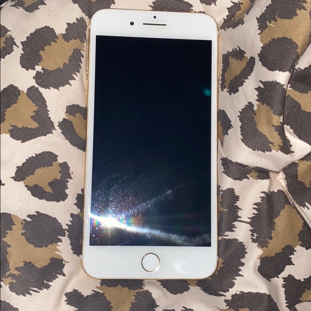 Gold iPhone 7 Plus